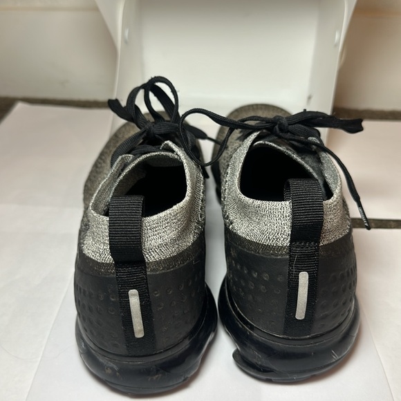 Nike Air Vapormax - Men's 10.5 - Flynit 2 "Cookies & Cream trainer - Like New - Picture 4 of 8